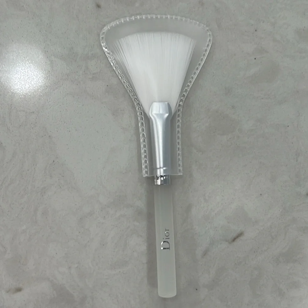 Dior Capture Totale Mini Travel Brush Skin Care